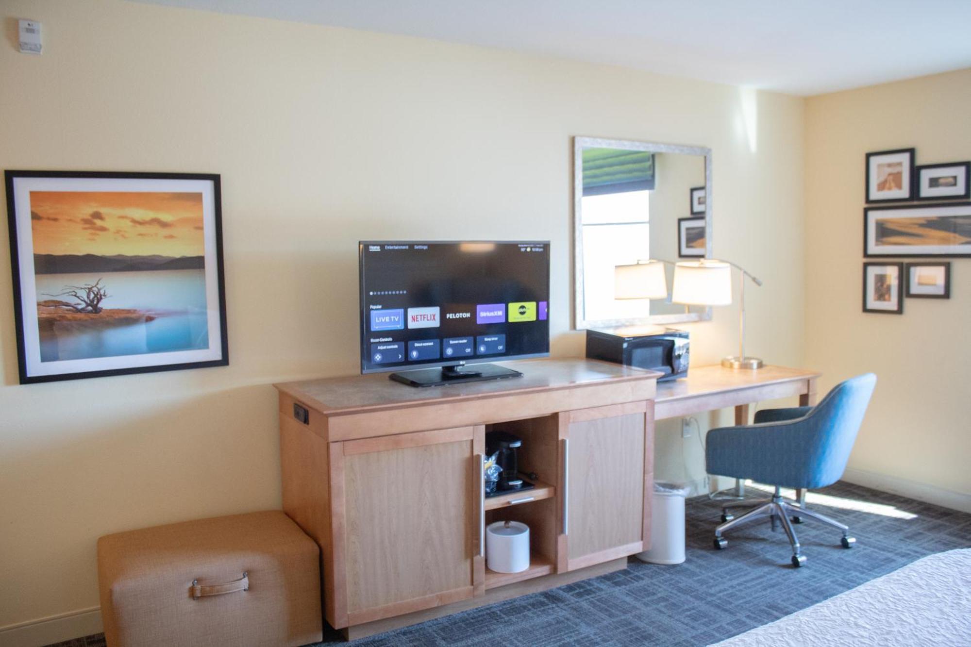 Hampton Inn & Suites Big Rapids, Mi Buitenkant foto