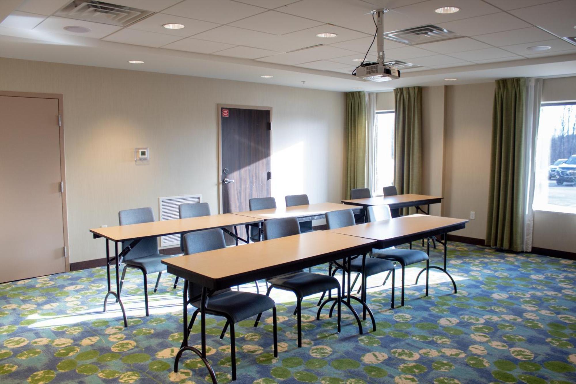 Hampton Inn & Suites Big Rapids, Mi Buitenkant foto